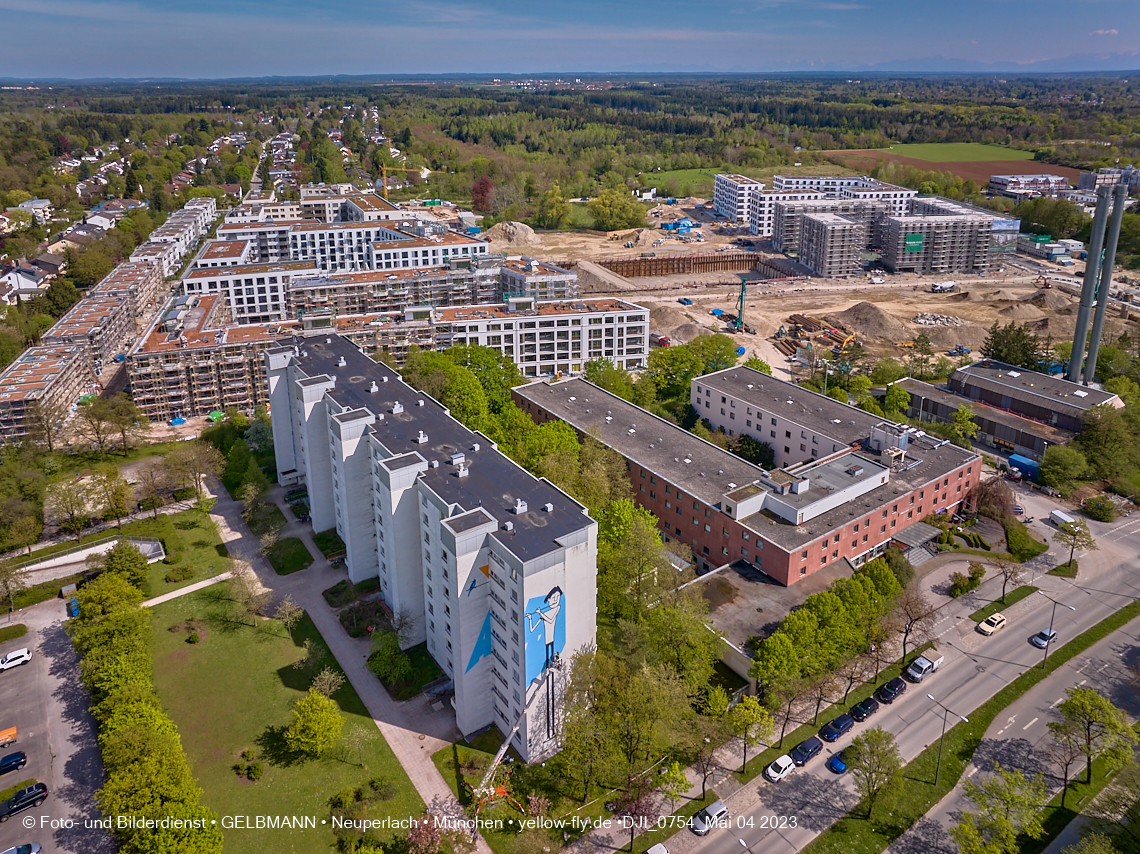 04.05.2023 - Luftbilder vom Alexisqaurtier und Pandion Verde in Neuperlach